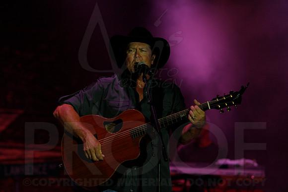 Tracy Lawrence (Brickfest) 6-28-2014 (©Justin Manning) JWM_093
