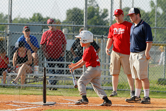 Phillies vs. Razorbacks 5-6 year old baseball 6-3-2014 (© Justin Manning) JWM_0039