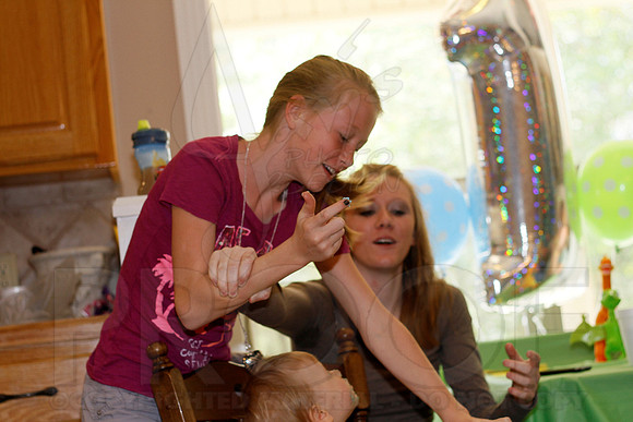 Kaleb's 1st birthday party 10-21-12 (Justin Manning)0055