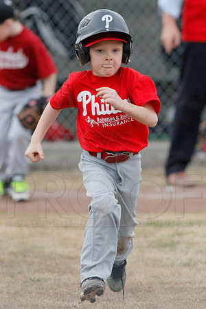 Phillies vs. Razorbacks 5-6 year old baseball 4-3-2014 (© Justin Manning) JWM_0264