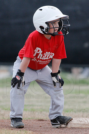 Phillies vs. Razorbacks 5-6 year old baseball 4-3-2014 (© Justin Manning) JWM_0139
