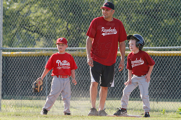 Phillies vs. Razorbacks 5-6 year old baseball 6-3-2014 (© Justin Manning) JWM_0072
