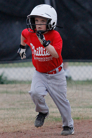Phillies vs. Razorbacks 5-6 year old baseball 4-3-2014 (© Justin Manning) JWM_0321