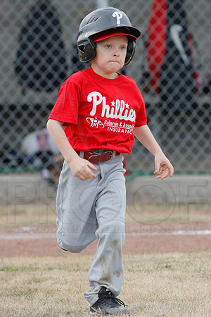 Phillies vs. Razorbacks 5-6 year old baseball 4-3-2014 (© Justin Manning) JWM_0257