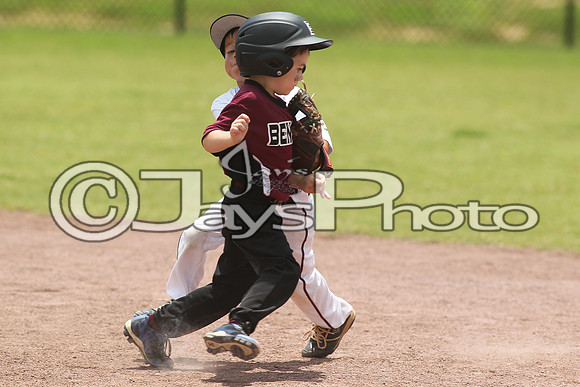 Benton (Cobb) vs. Benton (Jackson) Cal Ripken t-ball All-Stars 7-11-2015 (©Justin Manning) JWM_0097