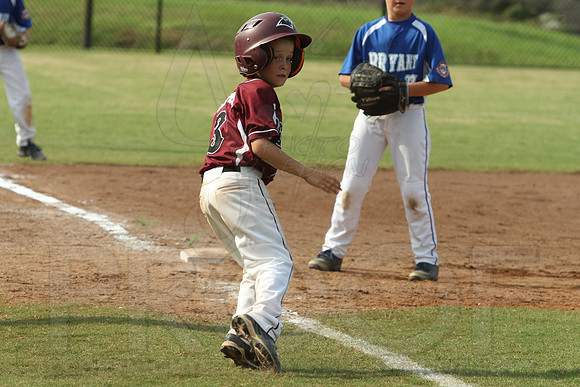 Benton-Midkiff vs. Bryant-Griffin 8 year old (Cal Ripken) 7-20-2014 (©Justin Manning) JWM_320