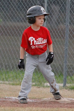 Phillies vs. Razorbacks 5-6 year old baseball 4-3-2014 (© Justin Manning) JWM_0029