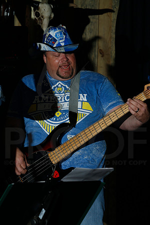 Midnight Hurricanes live at Boogies Bar and Grill 6-14-2014 (© Justin Manning) JWM_0167