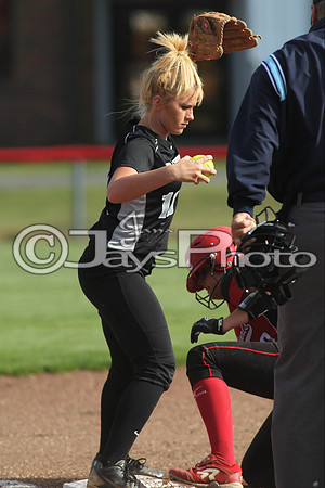 Bauxite @ Harmony Grove softball 4-21-2015 (©Justin Manning) JWM_0126