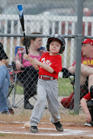 Phillies vs. Razorbacks 5-6 year old baseball 4-3-2014 (© Justin Manning) JWM_0221