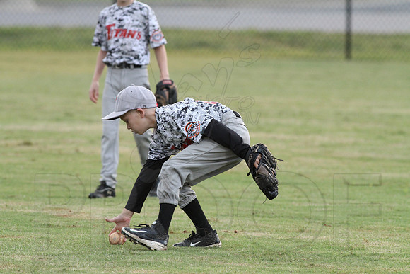 Benton vs. Madison County 8 year olds (Pastiche magazine) 7-18-2014 (©Justin Manning) JWM_013