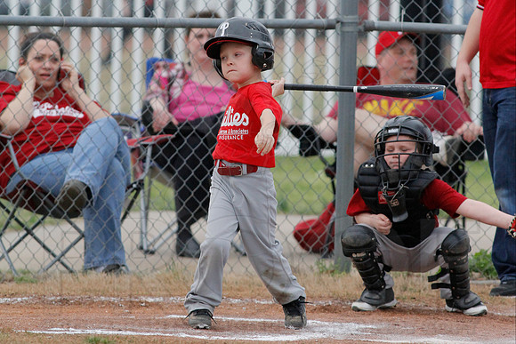 Phillies vs. Razorbacks 5-6 year old baseball 4-3-2014 (© Justin Manning) JWM_0219