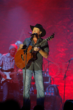 Tracy Lawrence (Brickfest) 6-28-2014 (©Justin Manning) JWM_142