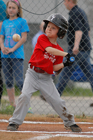 Phillies vs. Razorbacks 5-6 year old baseball 4-3-2014 (© Justin Manning) JWM_0026