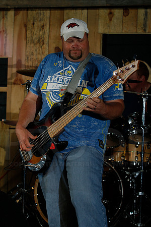 Midnight Hurricanes live at Boogies Bar and Grill 6-14-2014 (© Justin Manning) JWM_0087