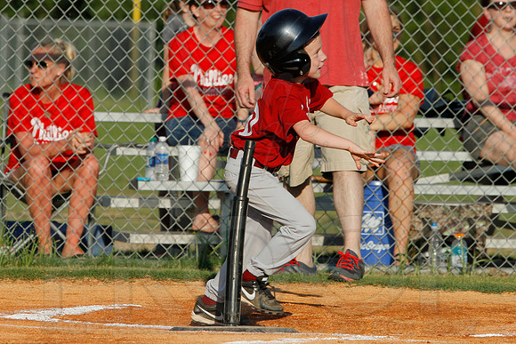Phillies vs. Razorbacks 5-6 year old baseball 6-3-2014 (© Justin Manning) JWM_0162