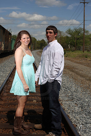 Collin & Makayla Senior pics 4-14-13 (© Justin Manning) JWM0196