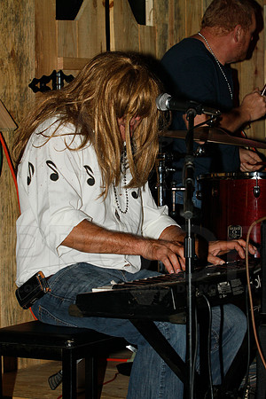 Midnight Hurricanes live at Boogies Bar and Grill 6-15-2014 (© Justin Manning) JWM_0266
