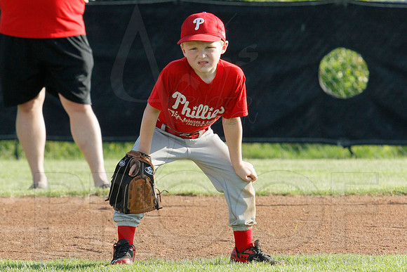 Phillies vs. Razorbacks 5-6 year old baseball 6-3-2014 (© Justin Manning) JWM_0005