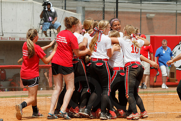 4A State Finals Softball Mena vs. Brookland 5-24-2014 (© Justin Manning) JWM_0466