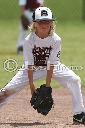 Benton (Cobb) vs. Benton (Jackson) Cal Ripken t-ball All-Stars 7-11-2015 (©Justin Manning) JWM_0089