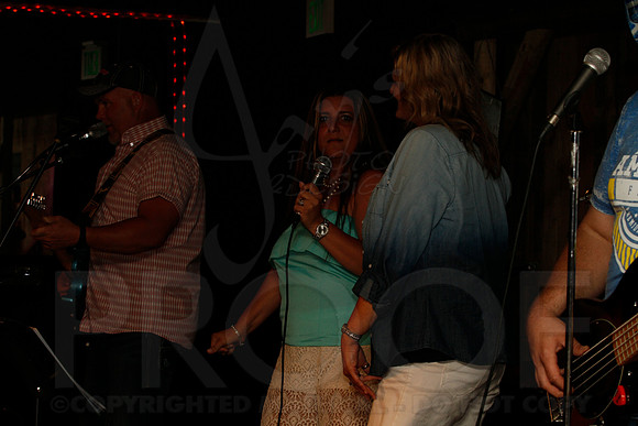 Midnight Hurricanes live at Boogies Bar and Grill 6-15-2014 (© Justin Manning) JWM_0204