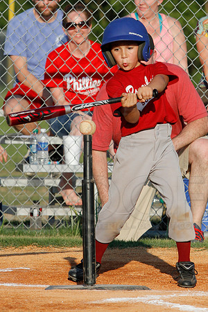 Phillies vs. Razorbacks 5-6 year old baseball 6-3-2014 (© Justin Manning) JWM_0215