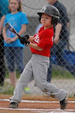 Phillies vs. Razorbacks 5-6 year old baseball 4-3-2014 (© Justin Manning) JWM_0027