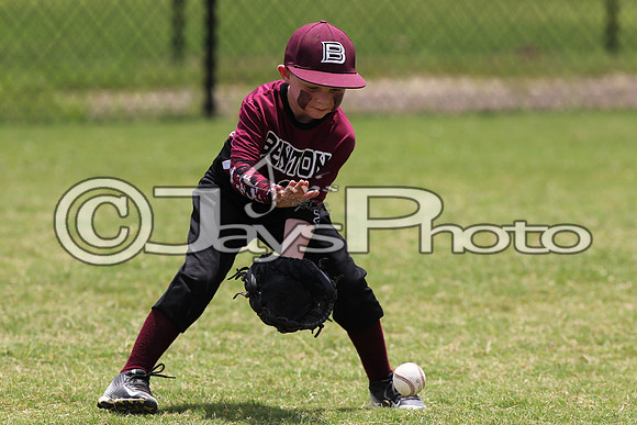 Benton (Cobb) vs. Benton (Jackson) Cal Ripken t-ball All-Stars 7-11-2015 (©Justin Manning) JWM_0076