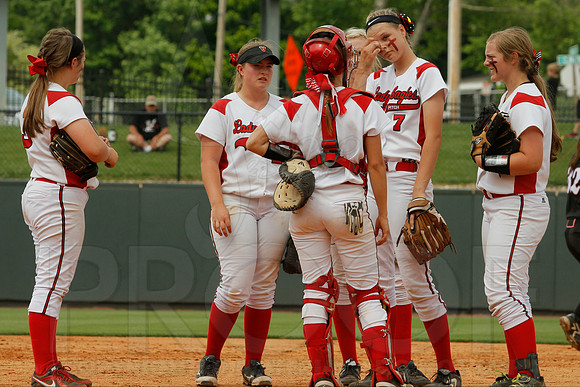 5A State Softball Finals Vilonia vs. White Hall 5-23-2014 (© Justin Manning) JWM_0073
