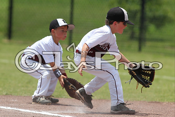Benton (Cobb) vs. Benton (Jackson) Cal Ripken t-ball All-Stars 7-11-2015 (©Justin Manning) JWM_0020
