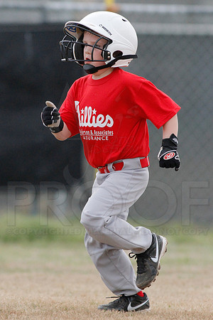 Phillies vs. Razorbacks 5-6 year old baseball 4-3-2014 (© Justin Manning) JWM_0110