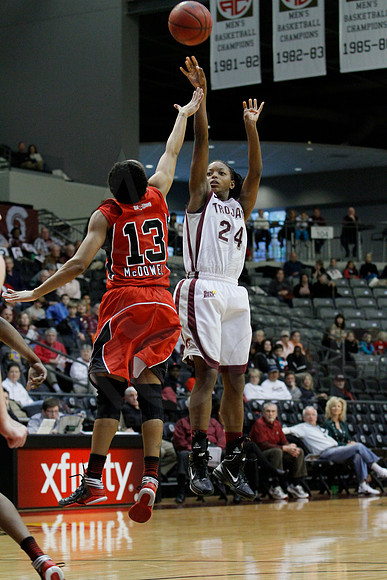 ASU @ UALR 3-2-130090 (©Justin Manning)