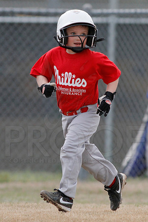 Phillies vs. Razorbacks 5-6 year old baseball 4-3-2014 (© Justin Manning) JWM_0103