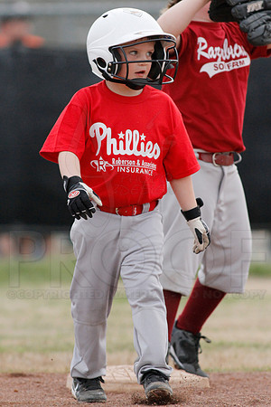 Phillies vs. Razorbacks 5-6 year old baseball 4-3-2014 (© Justin Manning) JWM_0125