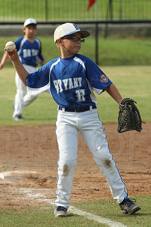 Benton-Midkiff vs. Bryant-Griffin 8 year old (Cal Ripken) 7-20-2014 (©Justin Manning) JWM_314