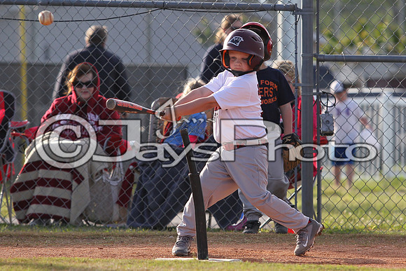 Bomb Squad vs Tigers 6-7 year old (Pitching Machine) 4-27-2015 (©Justin Manning) JWM_0130