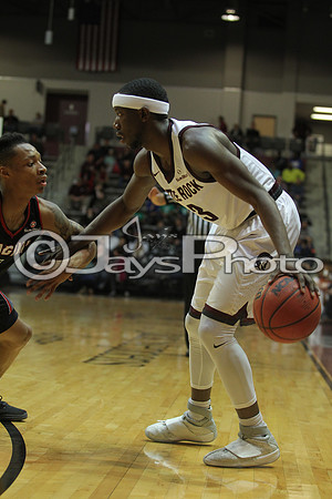 Louisiana Lafayette @ Arkansas-Little Rock Men's Basketball 1-7-2016 (©Justin Manning) JWM_0279