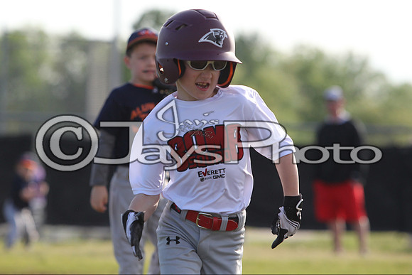 Bomb Squad vs Tigers 6-7 year old (Pitching Machine) 4-27-2015 (©Justin Manning) JWM_0138