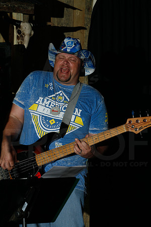 Midnight Hurricanes live at Boogies Bar and Grill 6-14-2014 (© Justin Manning) JWM_0166