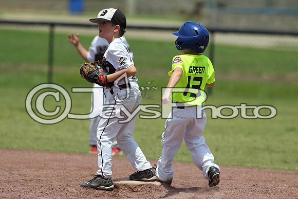Benton vs. Harrison Cal Ripken t-ball All-Stars 7-10-2015 (©Justin Manning) JWM_0120