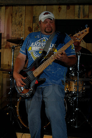 Midnight Hurricanes live at Boogies Bar and Grill 6-14-2014 (© Justin Manning) JWM_0088