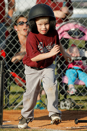 Panthers @ Mets 5-6 year old baseball 4-22-2014 (© Justin Manning) JWM_0062