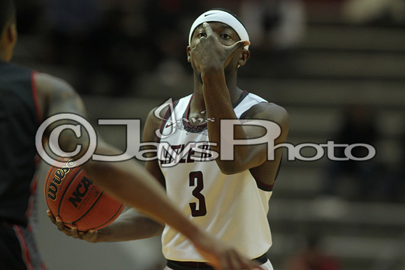 Louisiana Lafayette @ Arkansas-Little Rock Men's Basketball 1-7-2016 (©Justin Manning) JWM_0496