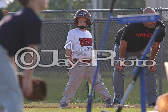 Bomb Squad vs Tigers 6-7 year old (Pitching Machine) 4-27-2015 (©Justin Manning) JWM_0146