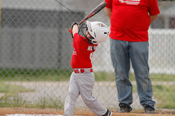 Phillies vs. Razorbacks 5-6 year old baseball 4-3-2014 (© Justin Manning) JWM_0088
