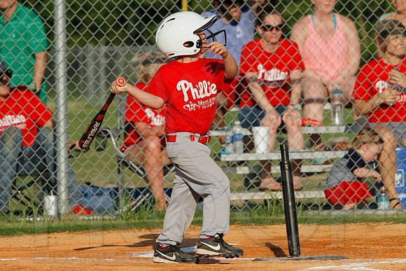 Phillies vs. Razorbacks 5-6 year old baseball 6-3-2014 (© Justin Manning) JWM_0181