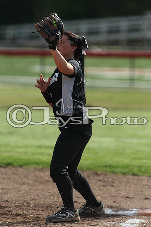 Bauxite @ Harmony Grove softball 4-21-2015 (©Justin Manning) JWM_0119