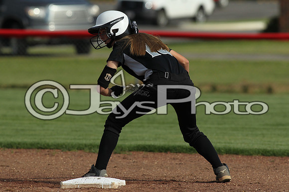 Bauxite @ Harmony Grove softball 4-21-2015 (©Justin Manning) JWM_0047
