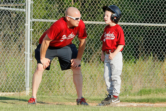 Phillies vs. Razorbacks 5-6 year old baseball 6-3-2014 (© Justin Manning) JWM_0172